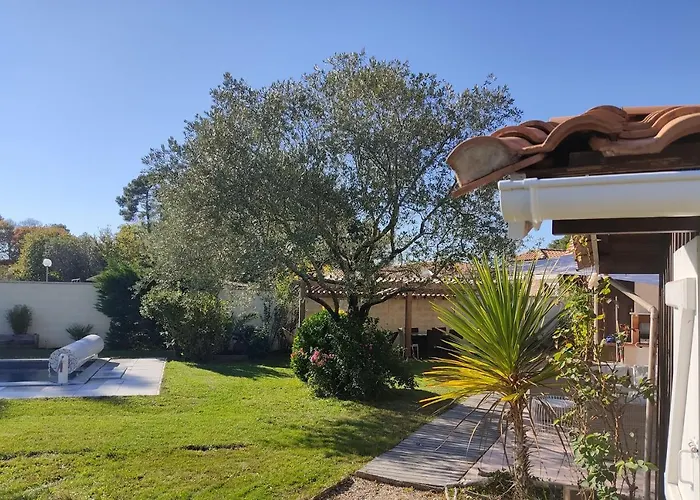 Maison Familiale En Bois Avec Piscine, Proche Du Bassin